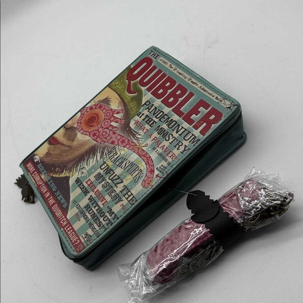 Loungefly Harry Potter Luna Lovegood Quibbler
Crossbody bag